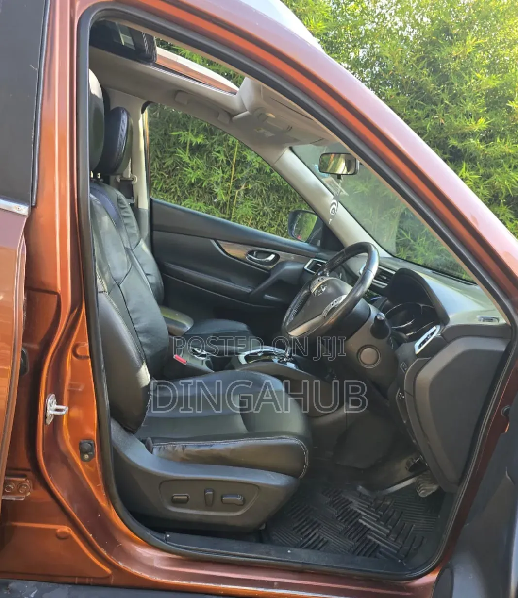 Nissan X-Trail 2.0 Petrol AWD 2016 Brown