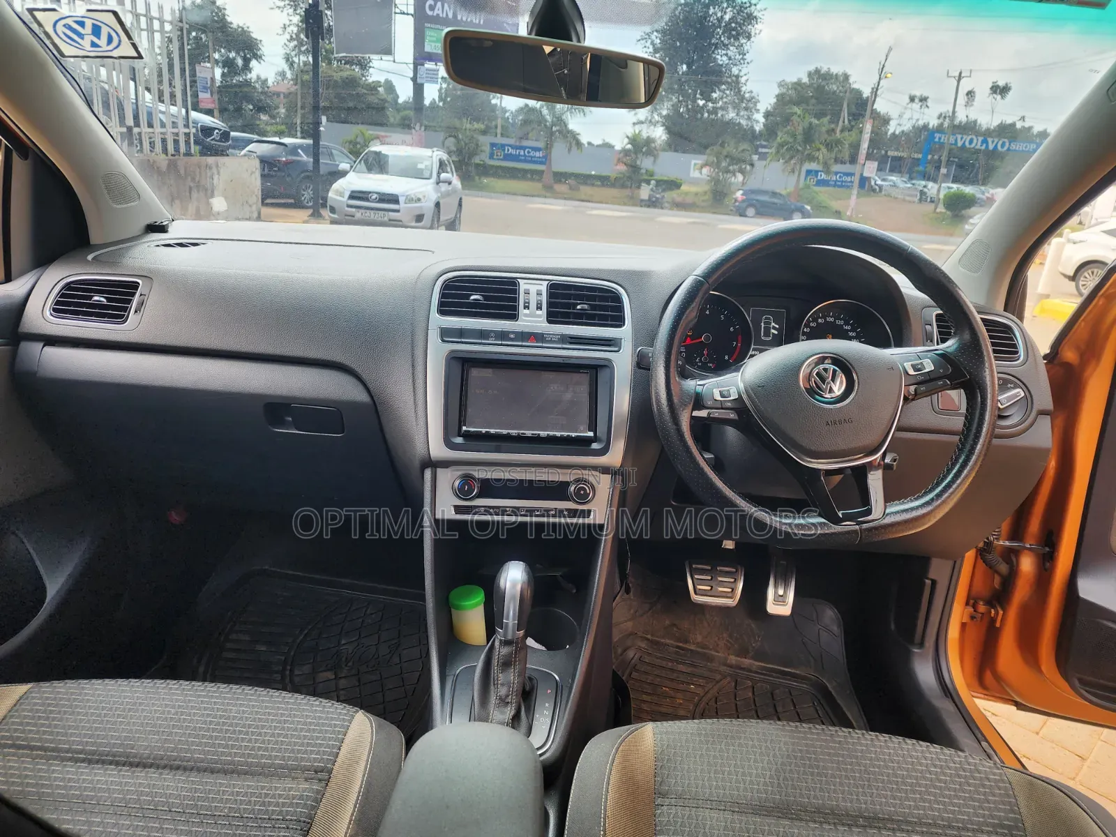 Volkswagen Golf 2015 Gold