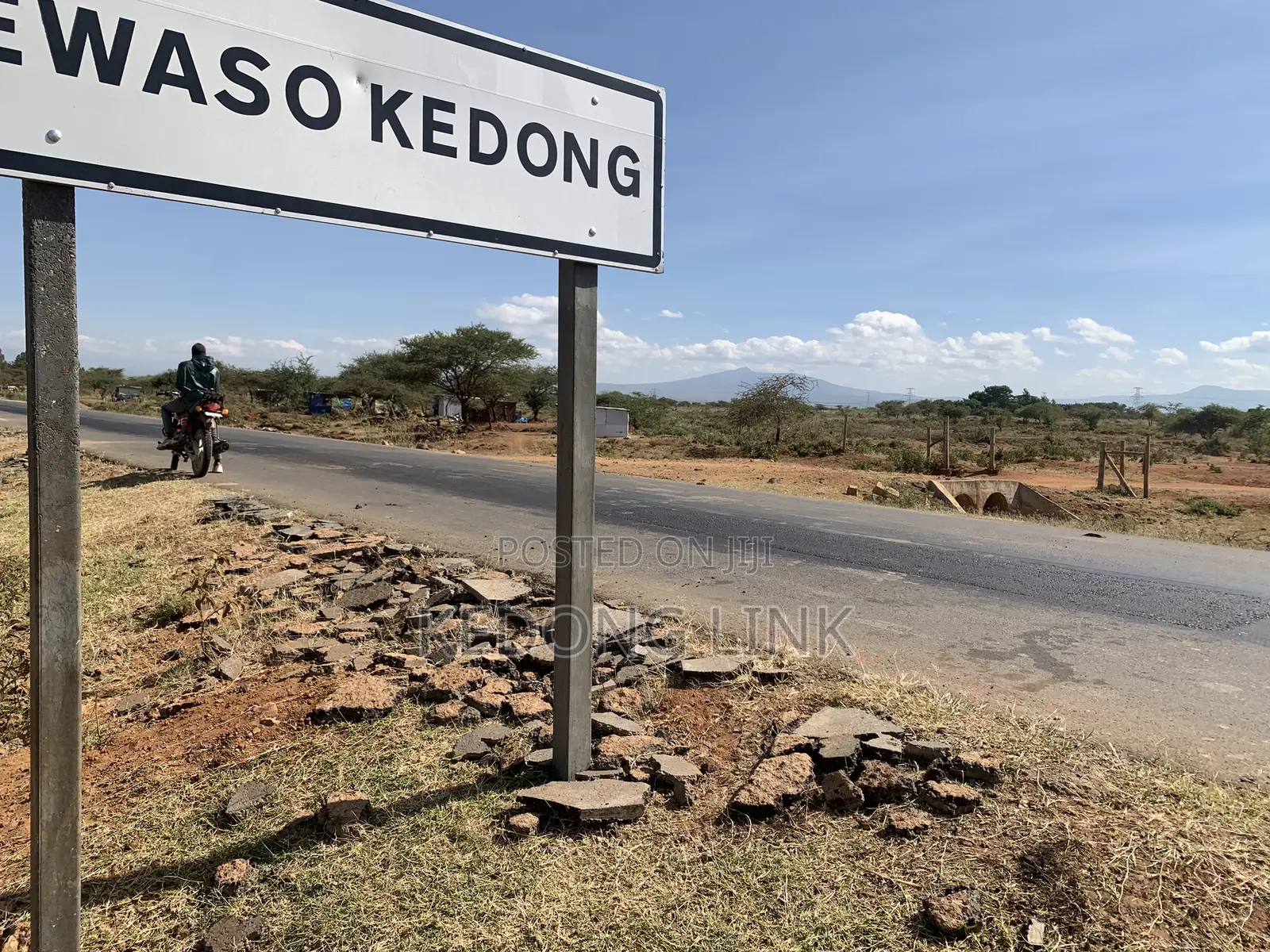 1/2 Acre Ewuaso Kedong Touching Tarmac