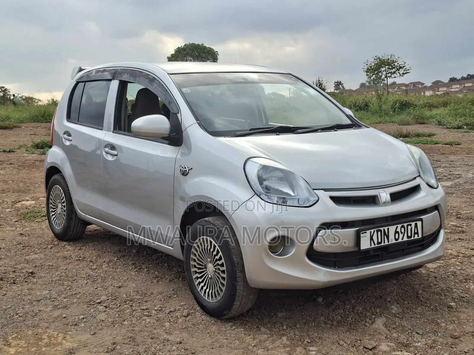 Toyota Passo 2015 Silver