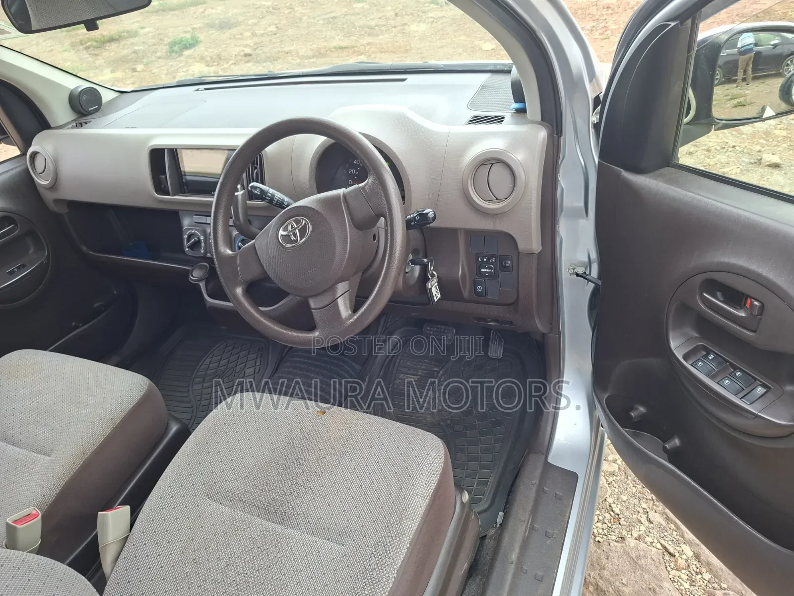 Toyota Passo 2015 Silver