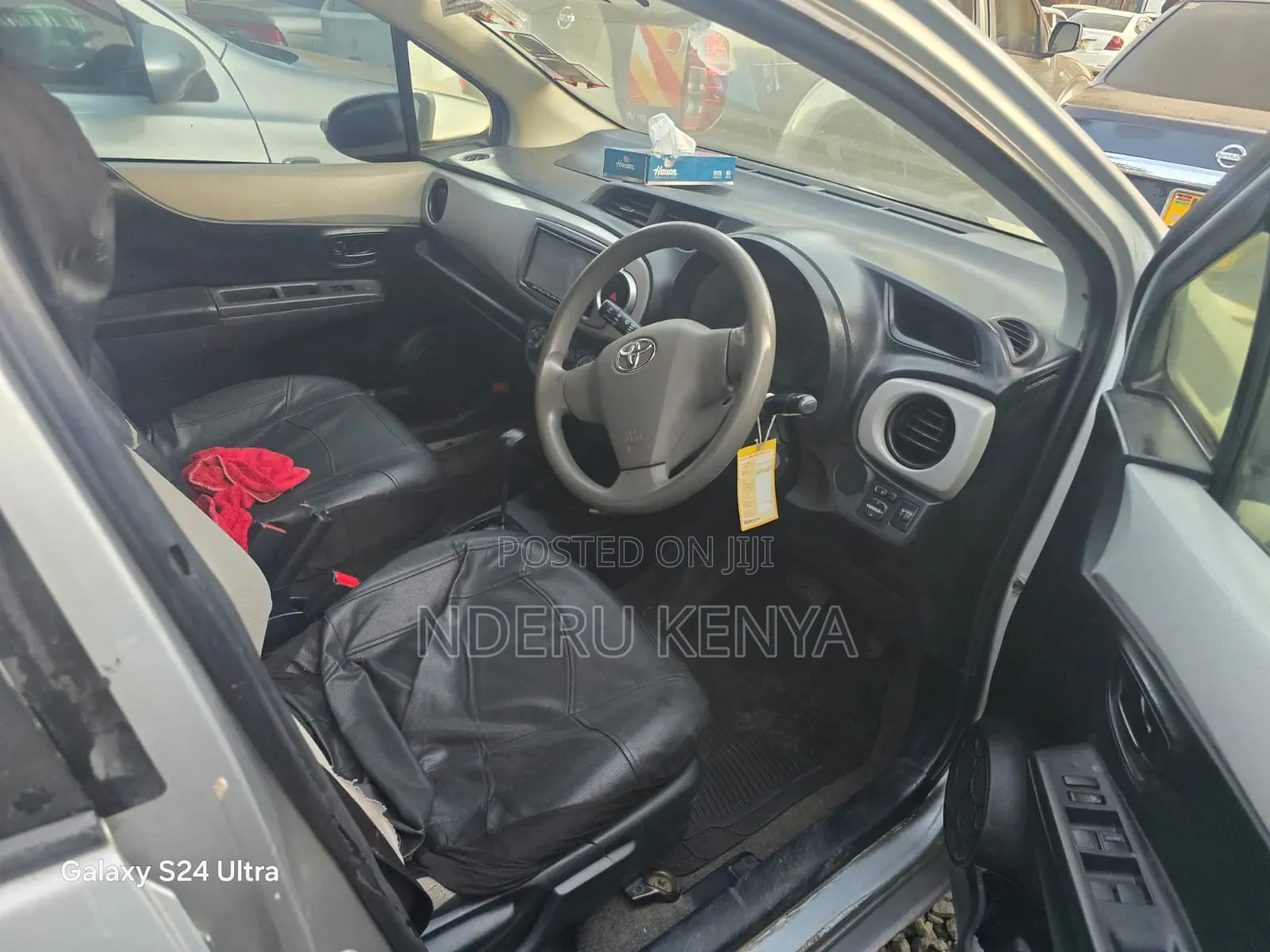 Toyota Vitz 2012 Silver