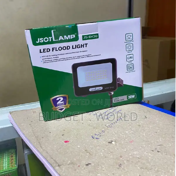 Jsot Heavy-Duty 30w Led Floodlight – Outdoor Lighting for All Seasons