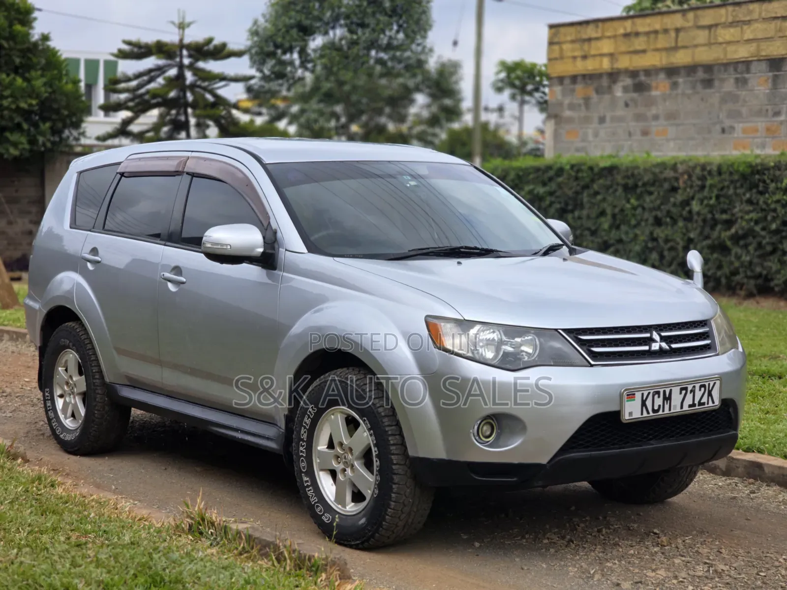 Mitsubishi Outlander 2010 Silver