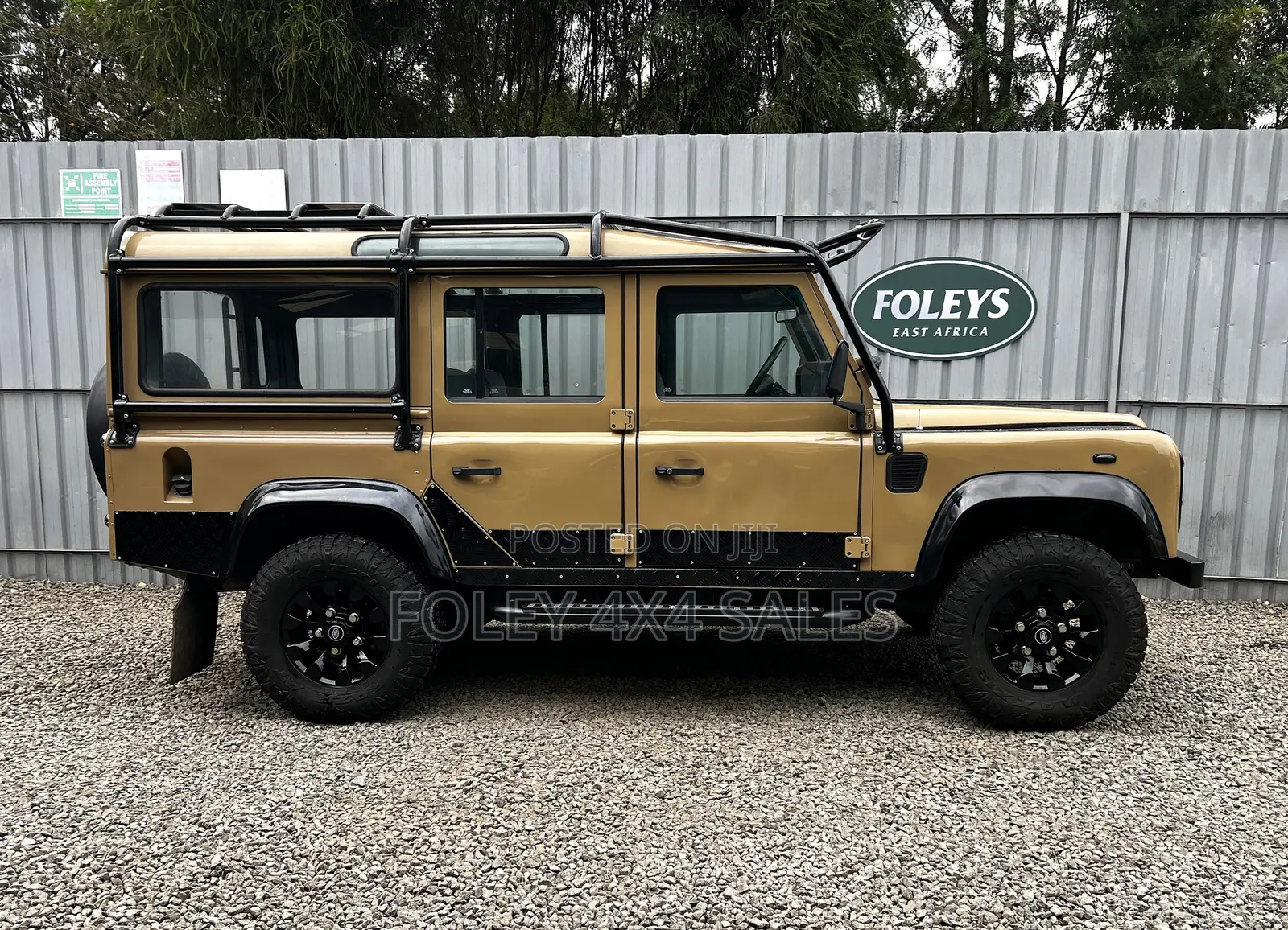 Land Rover Defender 1999 Brown