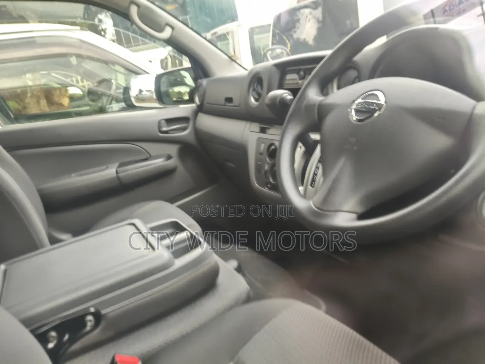Nissan Caravan (Urvan) 2019 Silver
