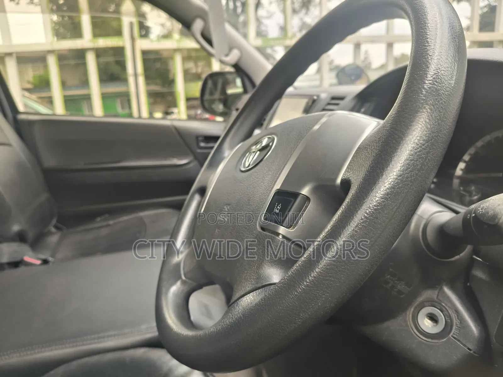 Toyota HiAce 2018 Blue