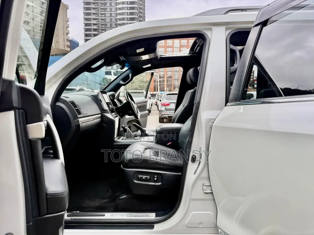 Toyota Land Cruiser 2019 White