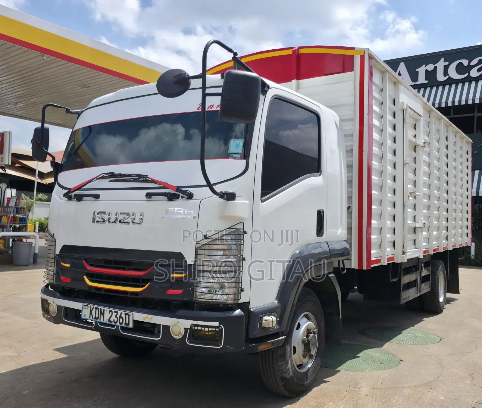 Isuzu FRR Blue Power