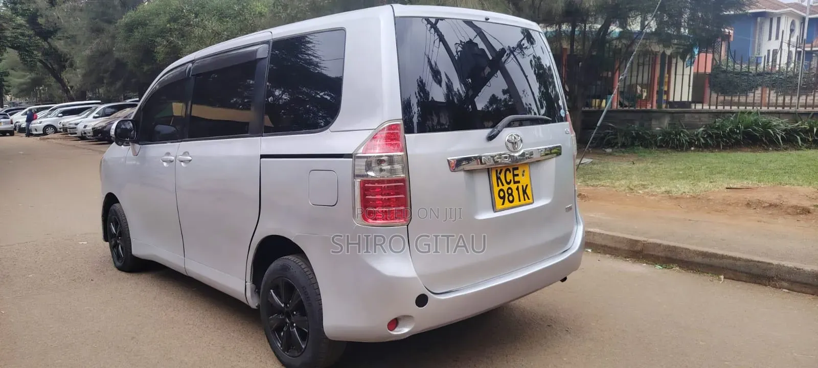 Toyota Noah 2008 Silver