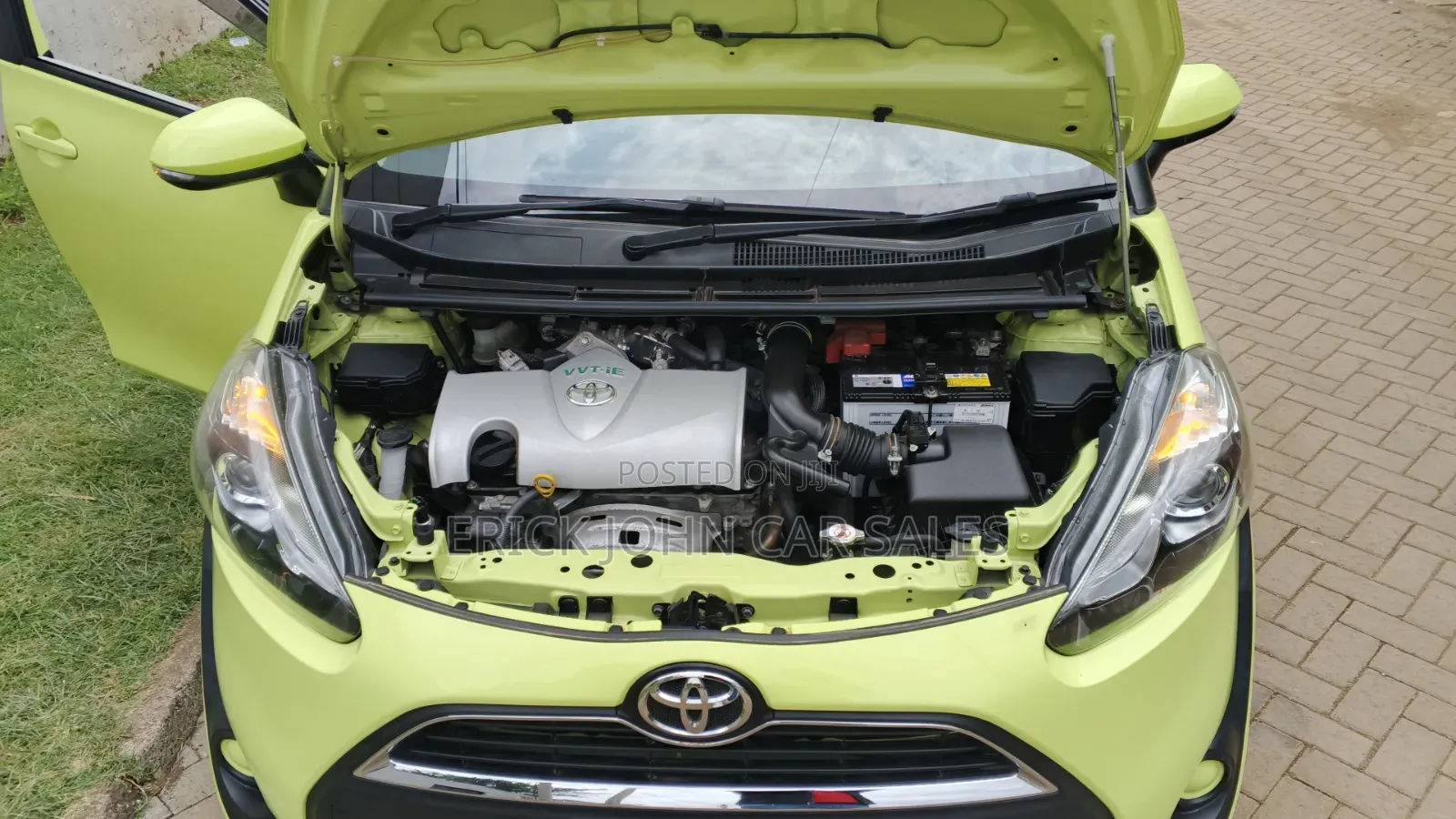 Toyota Sienta 2019 Yellow