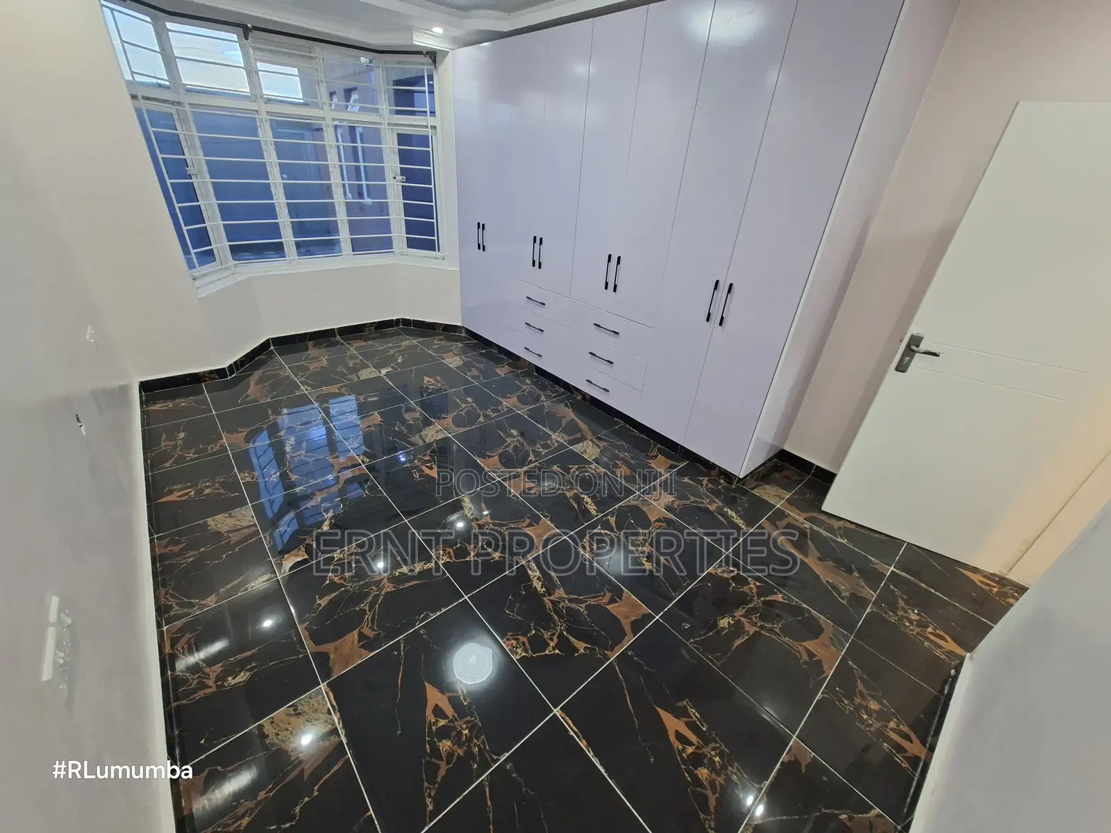 6bdrm Mansion in Syokimau for rent