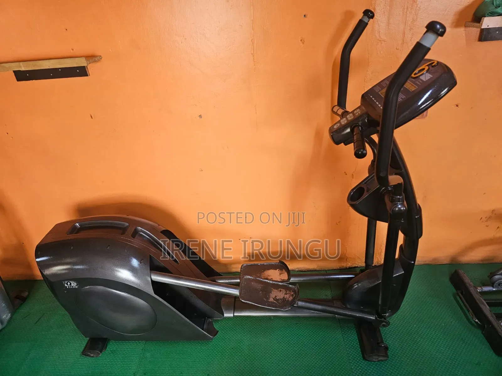 WNQ Commercial Crosstrainers