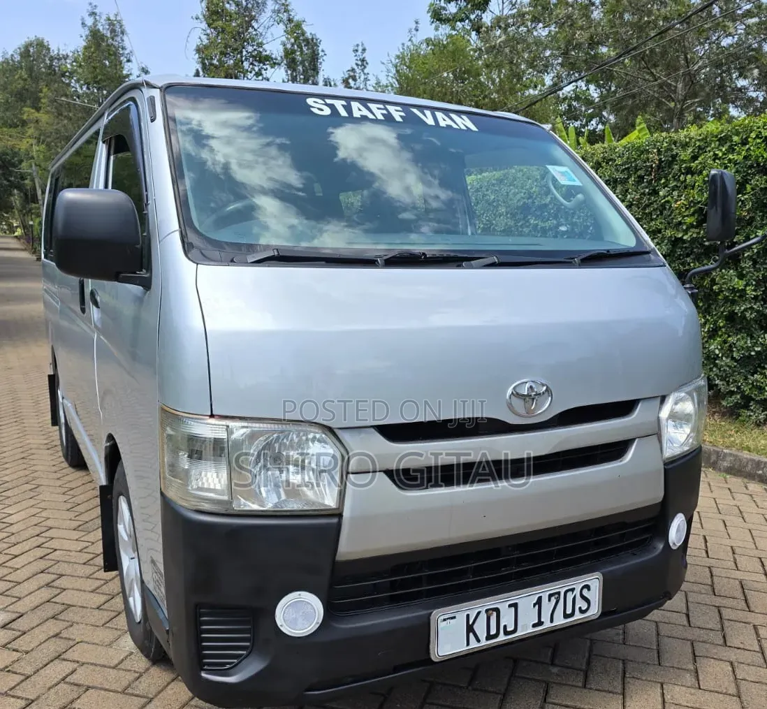 Toyota HiAce 2015 Silver