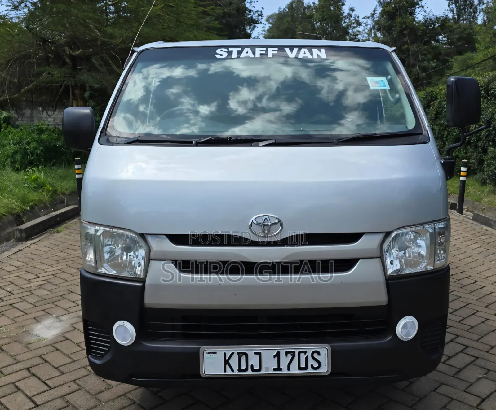 Toyota HiAce 2015 Silver