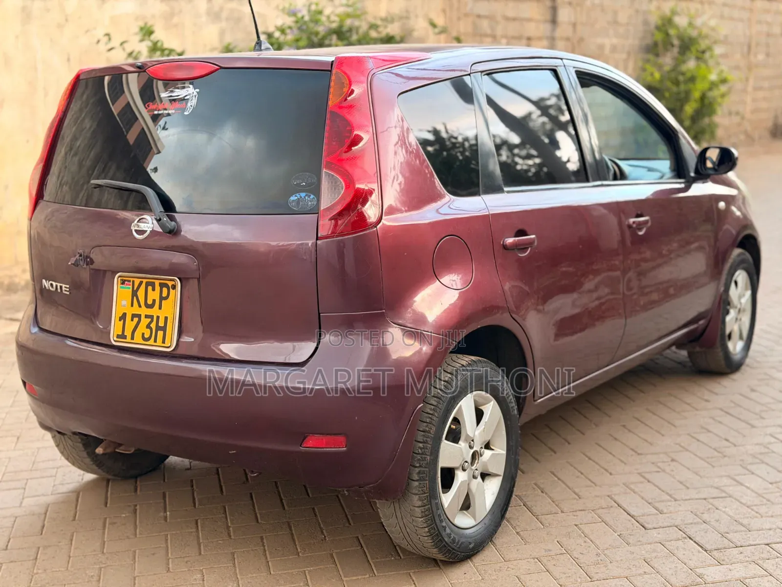 Nissan Note 2011 Maroon