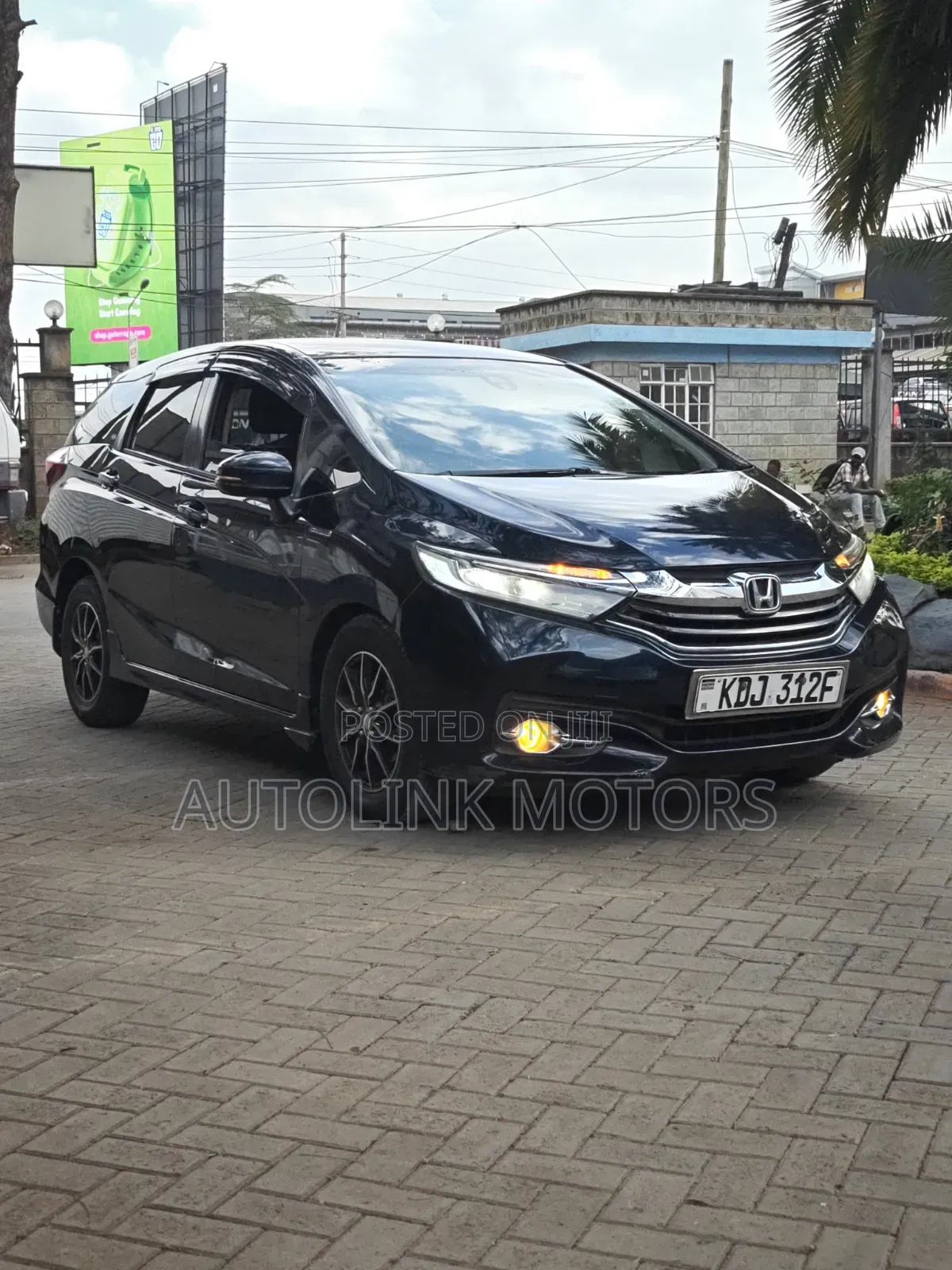 Honda Shuttle 2016 Blue