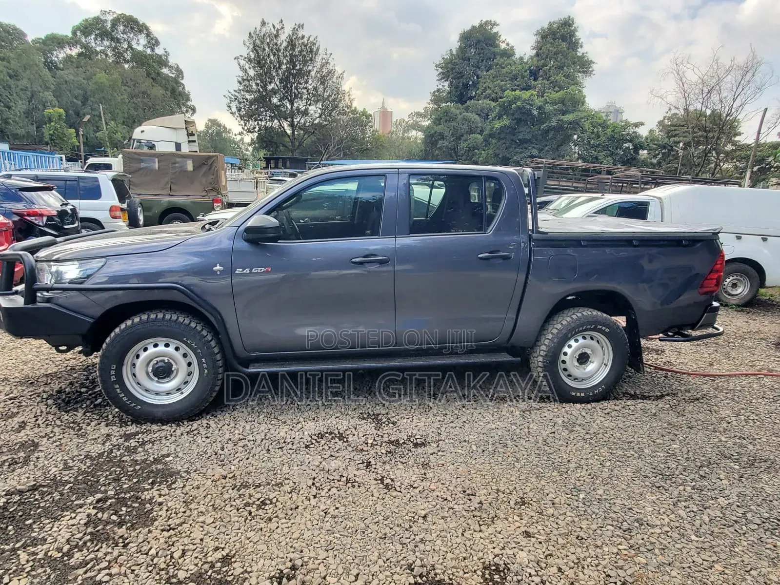 Toyota Hilux 2021 Black