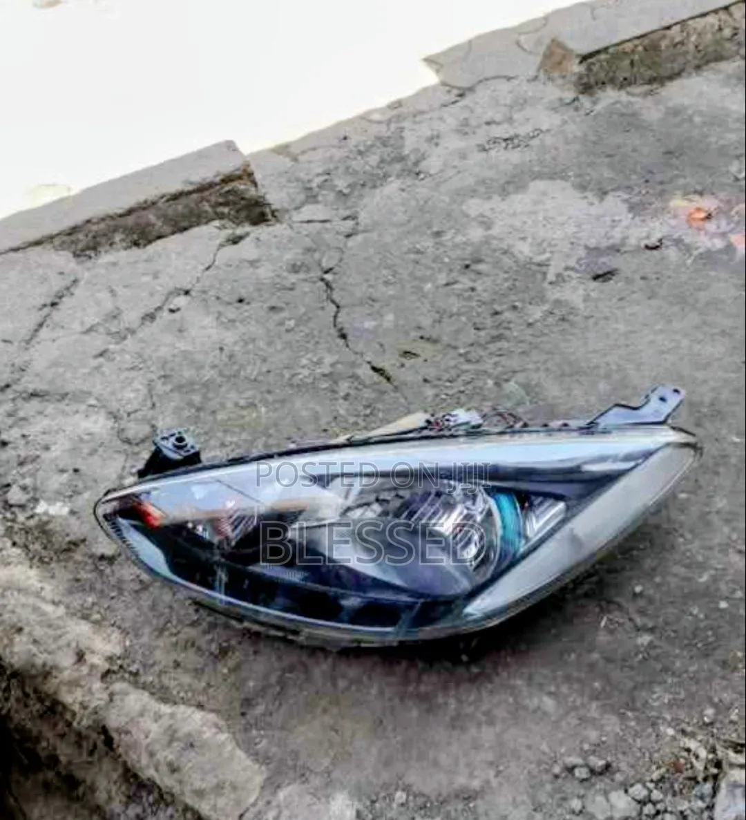 Mazda Demio 2008-2012 Headlight