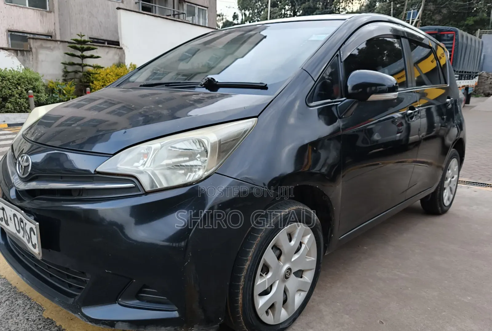 Toyota Ractis 2012 Black
