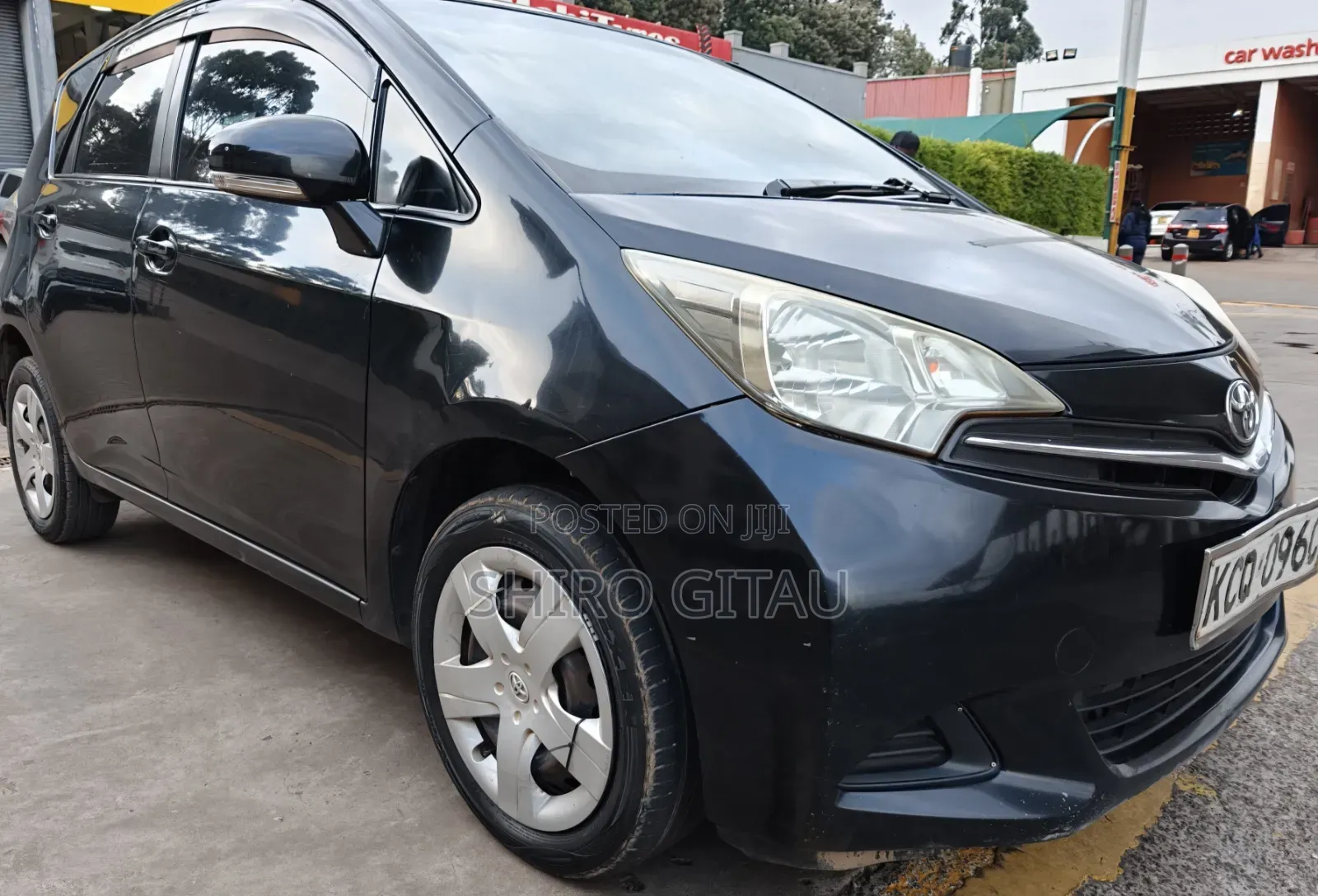 Toyota Ractis 2012 Black