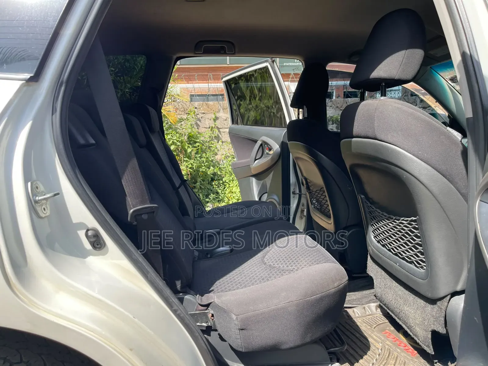 Toyota Vanguard 2013 White