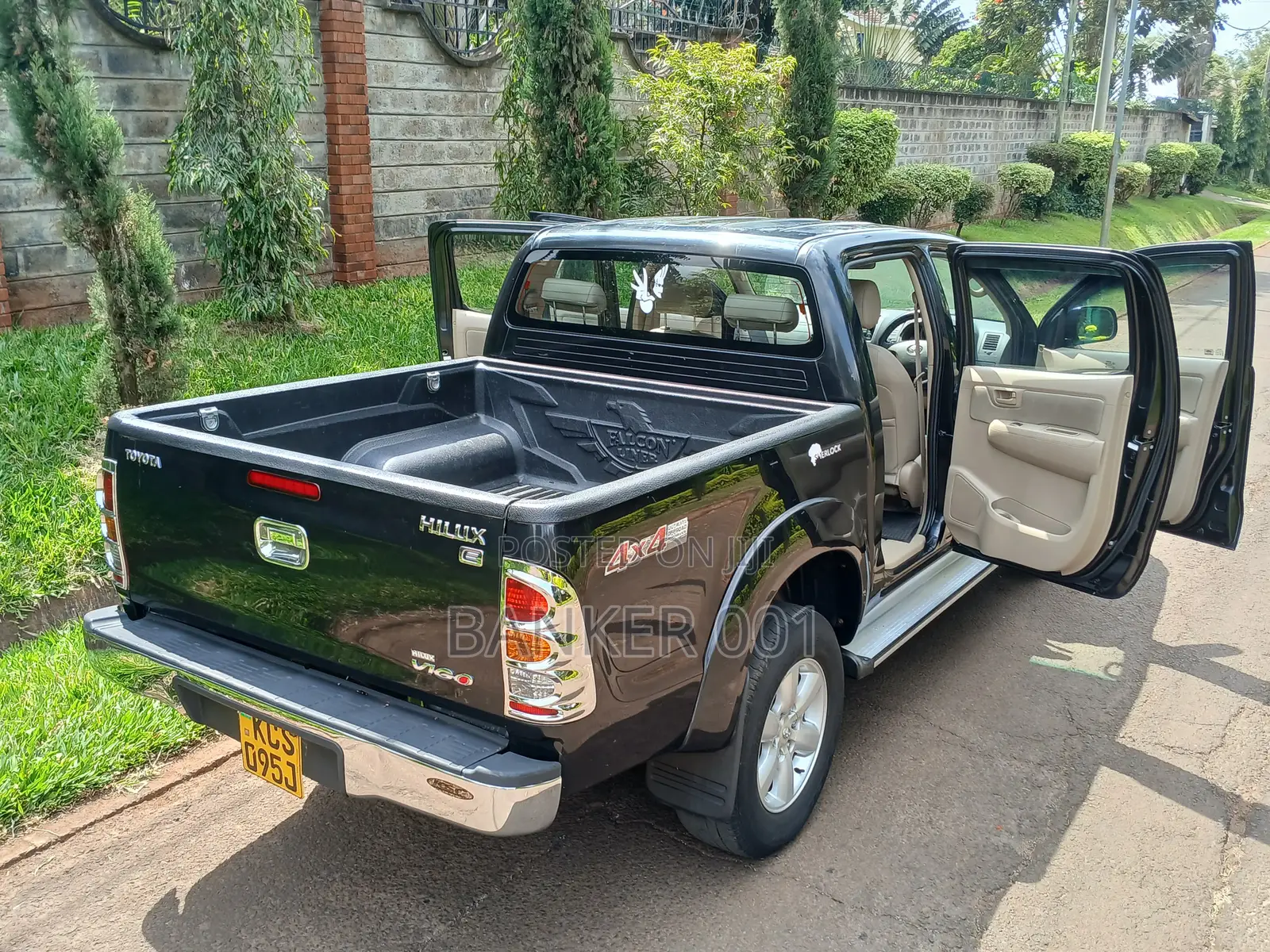 Toyota Hilux 2012 Black