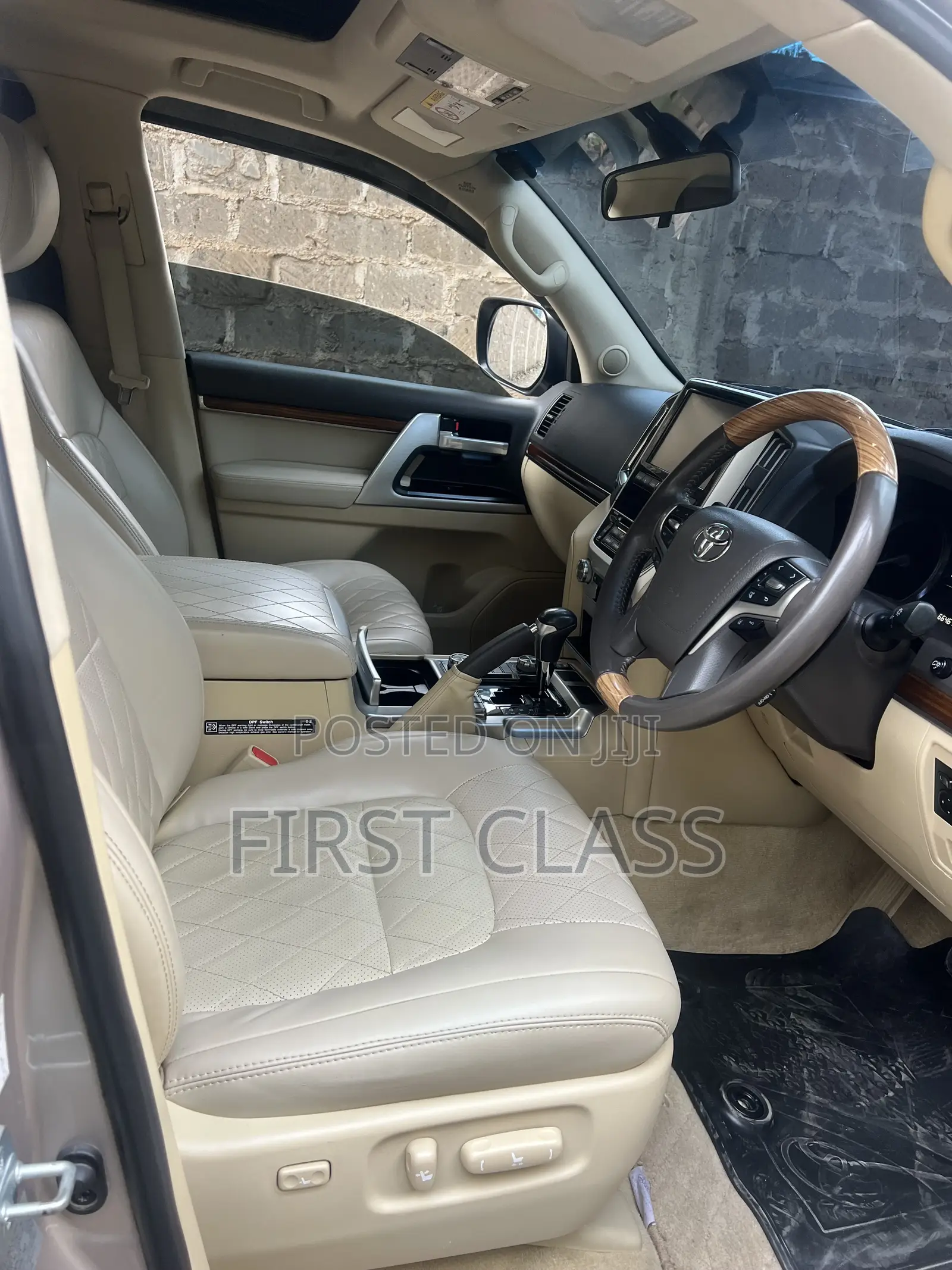 Toyota Land Cruiser 2017 Gold