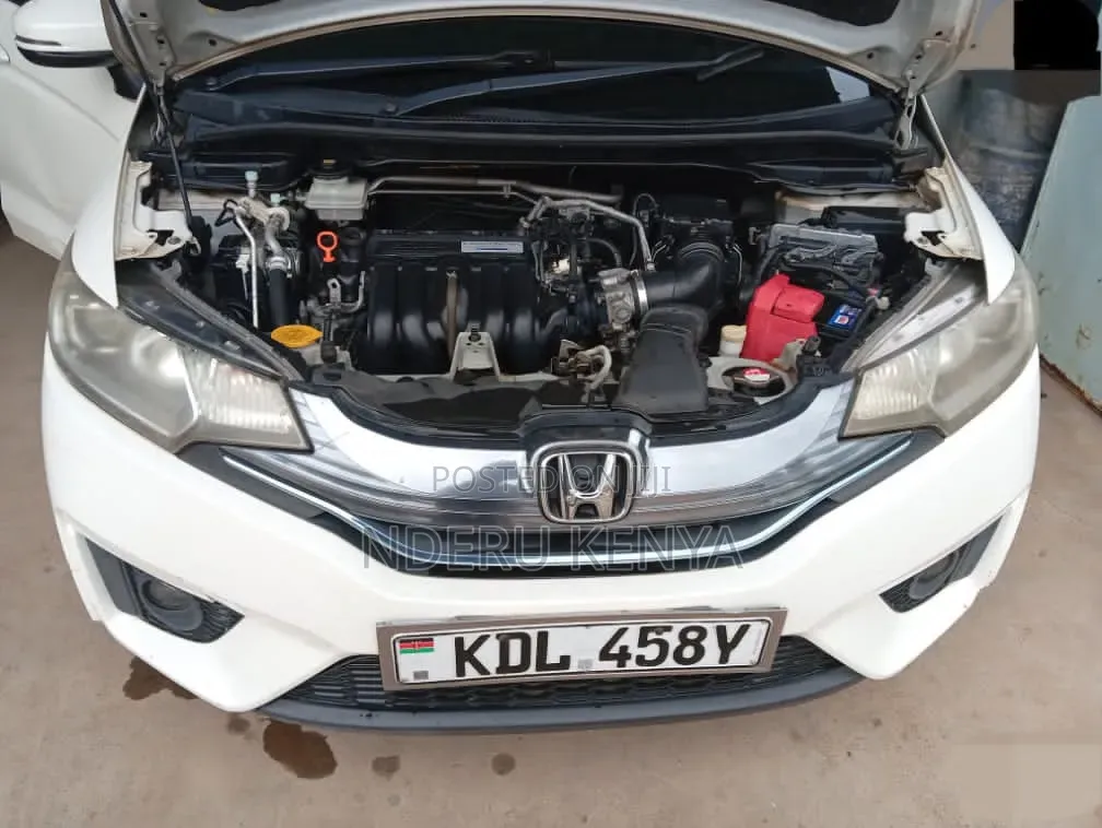 Honda Fit EX 4dr Hatchback (1.5L 4cyl CVT) 2015 White