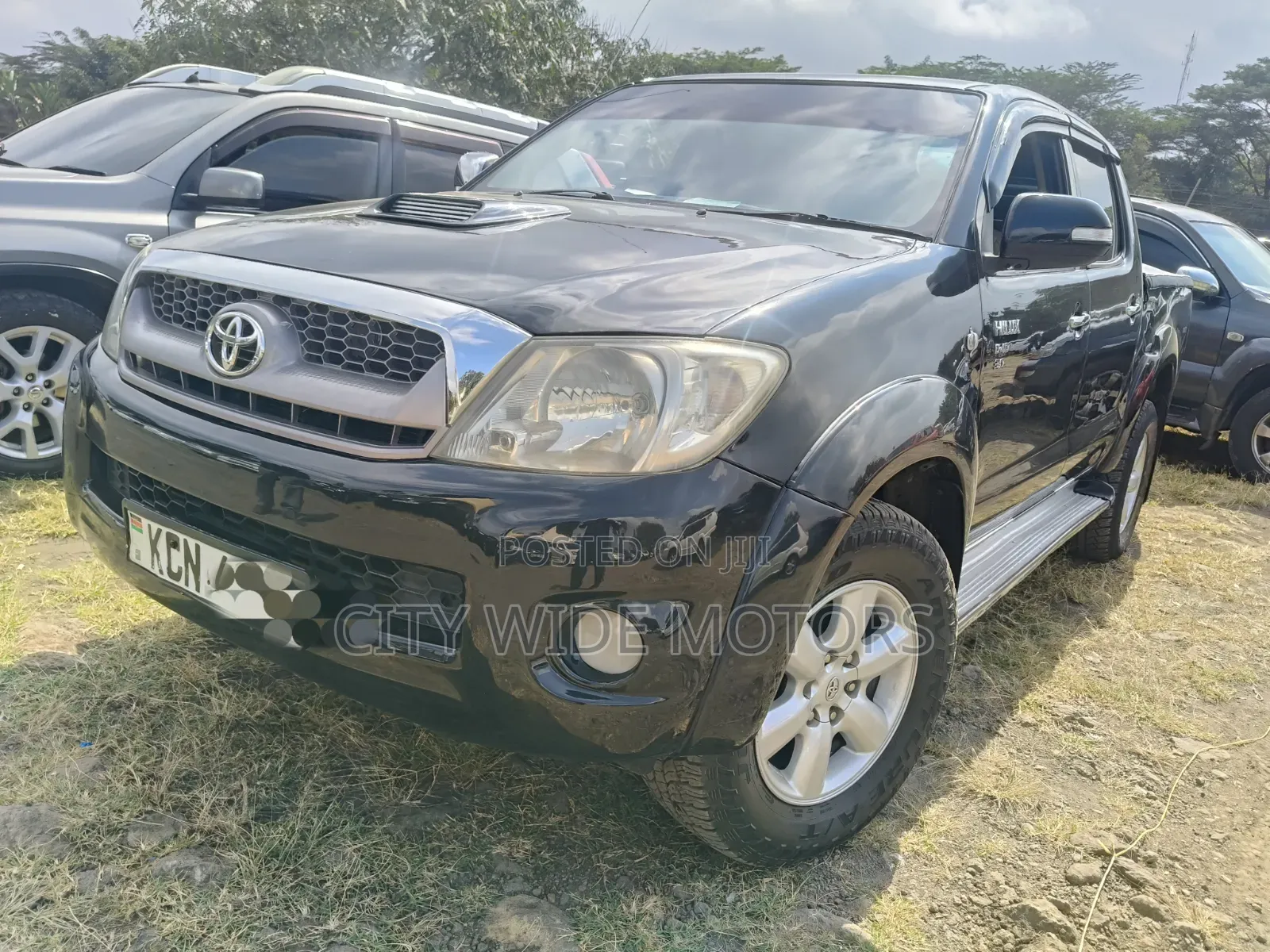 Toyota Hilux 2010 Black