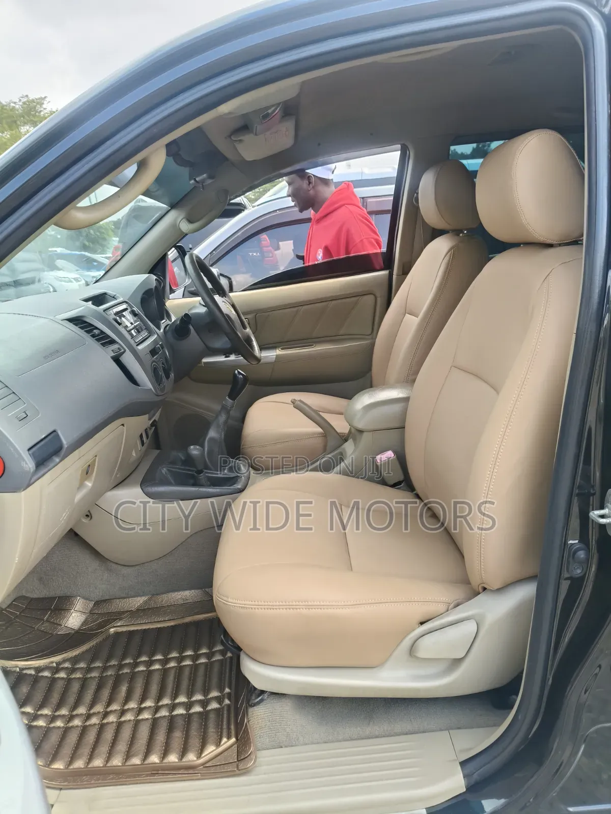 Toyota Hilux 2010 Black