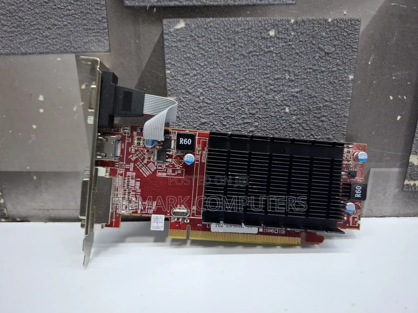 Radeon Hd 5450 1 Gb Ddr3 Hdmi/Dvi-I/Vga Pci-Express Graphics Card