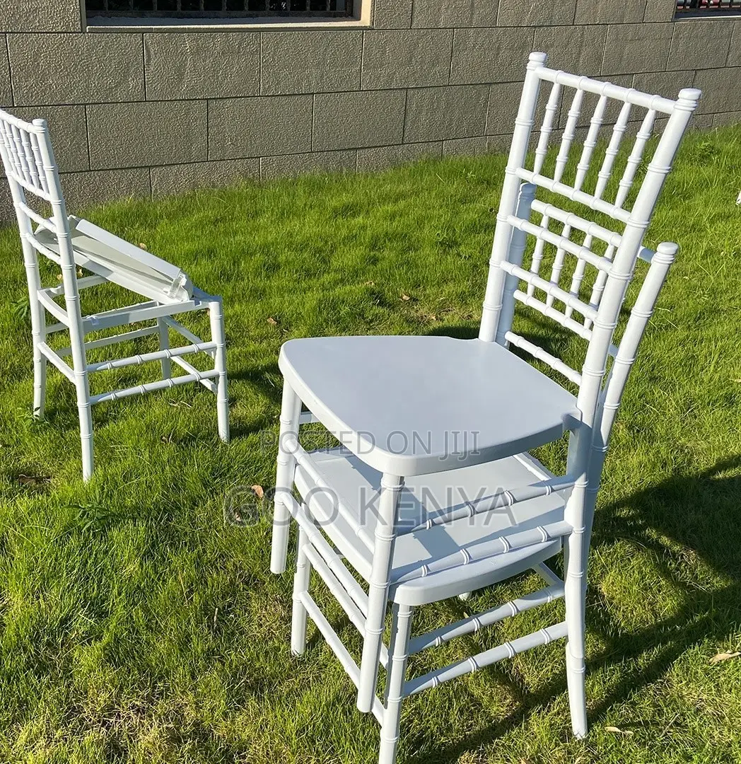 Event Chair; Modern Lightweight White Resin Chiavari Chair
