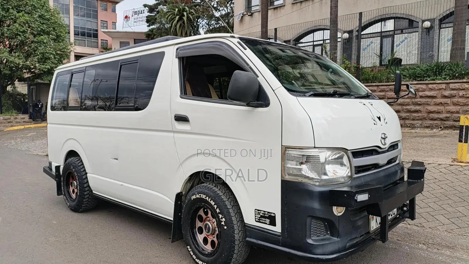 Toyota HiAce 2015 White