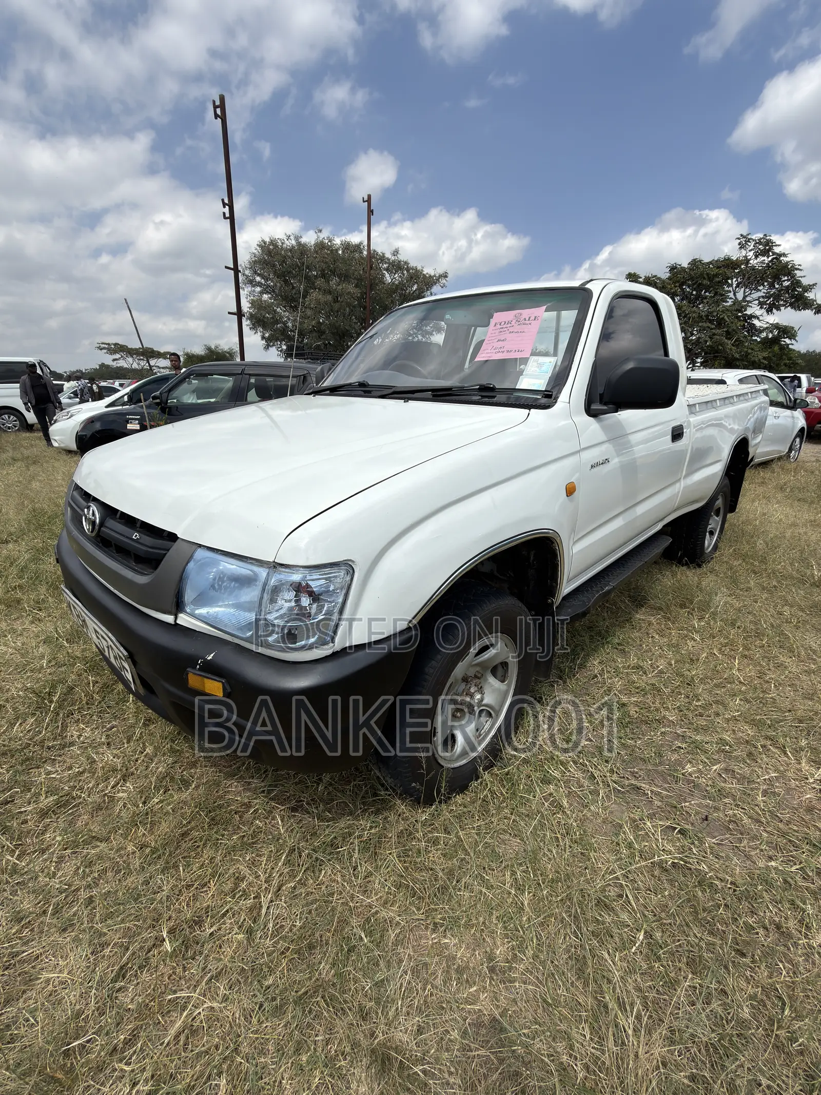 Toyota Hilux 2004 White