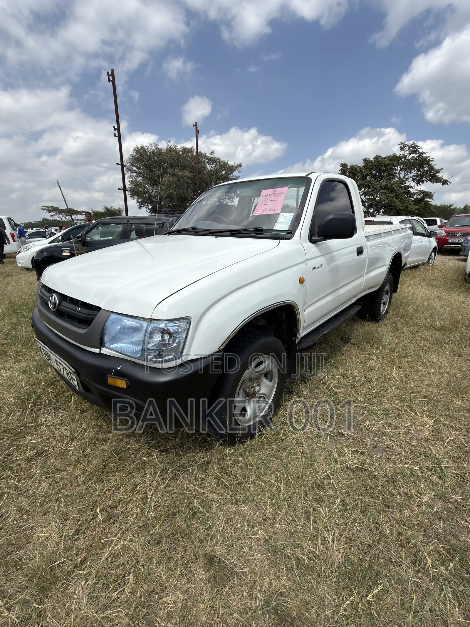 Toyota Hilux 2004 White