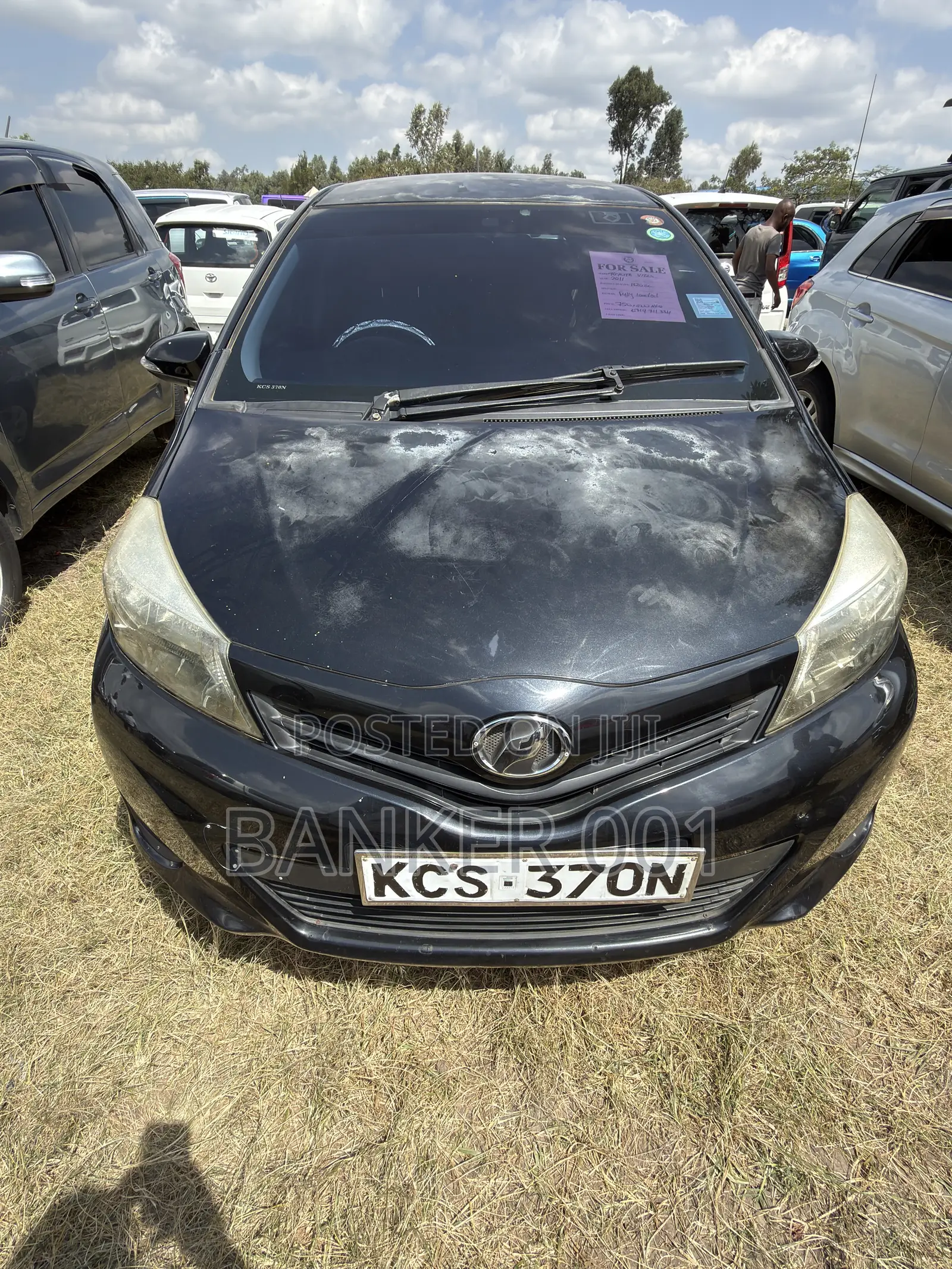 Toyota Vitz 1.3 AWD 3dr 2011 Black