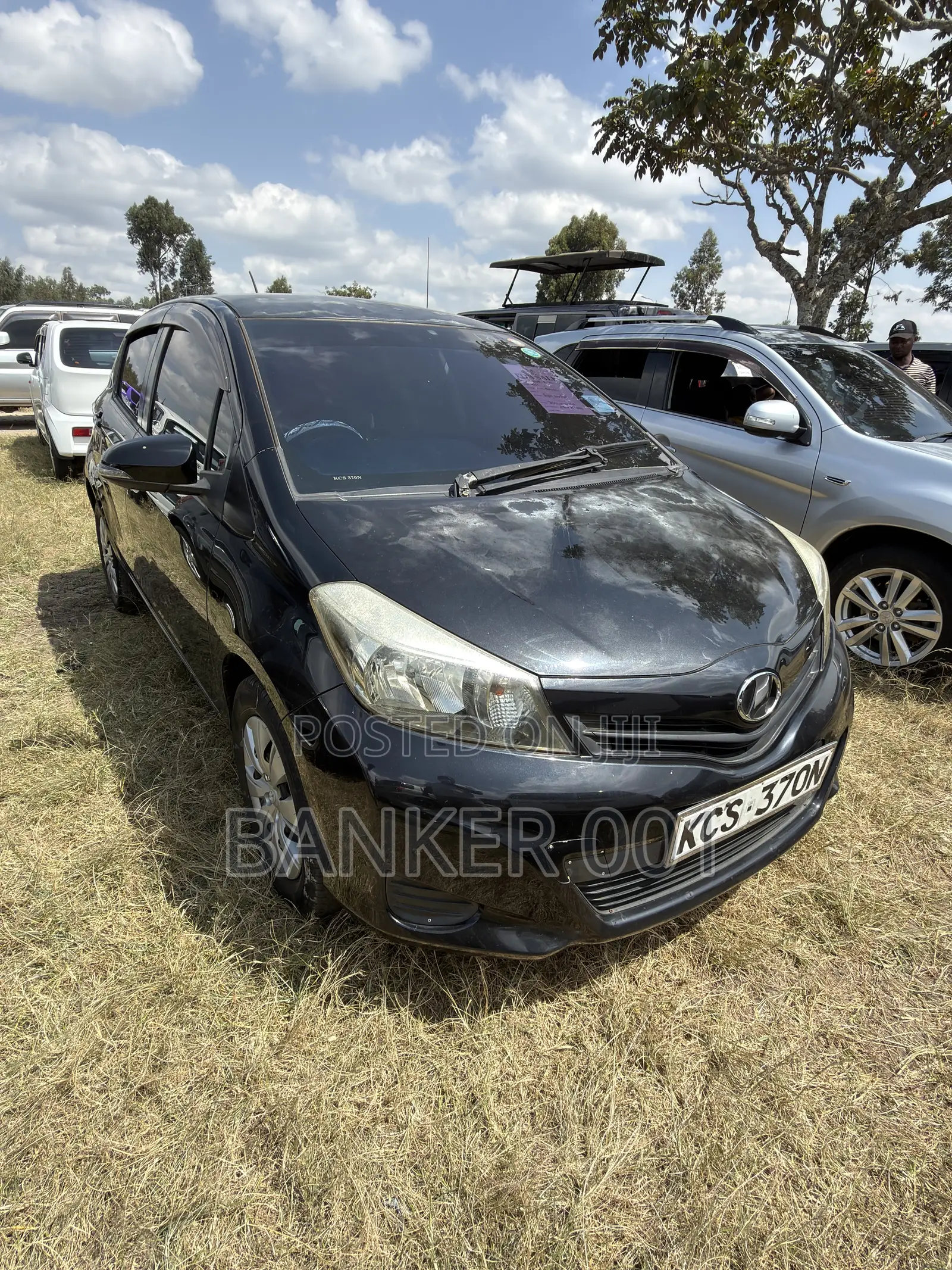 Toyota Vitz 1.3 AWD 3dr 2011 Black