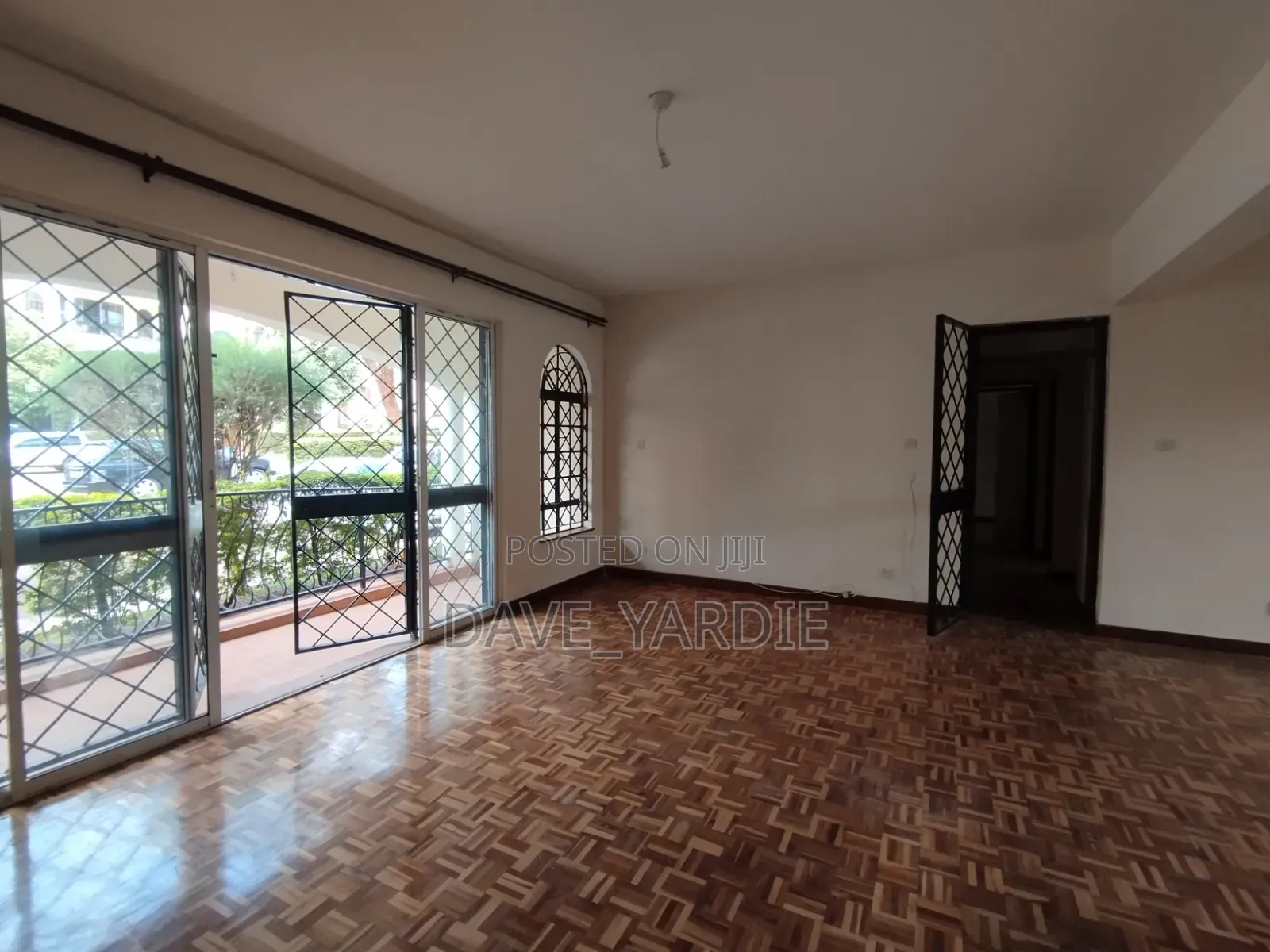 3bdrm Block of Flats in State House Area for sale