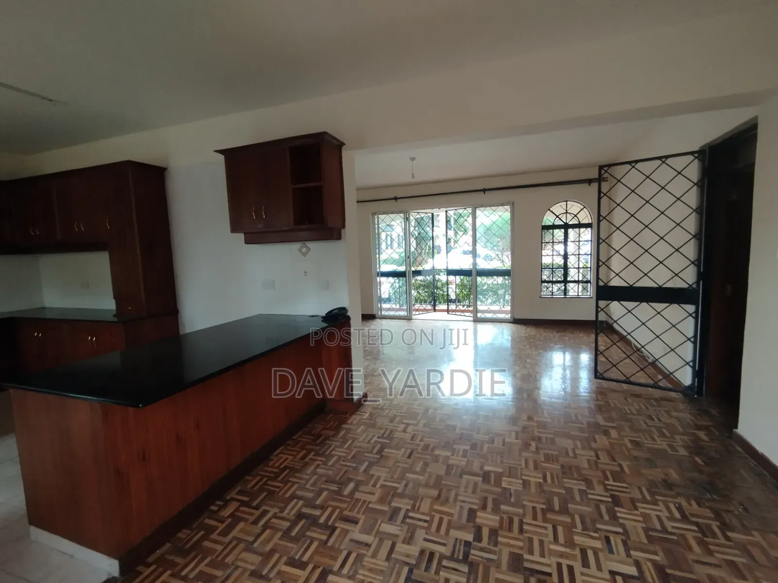 3bdrm Block of Flats in State House Area for sale