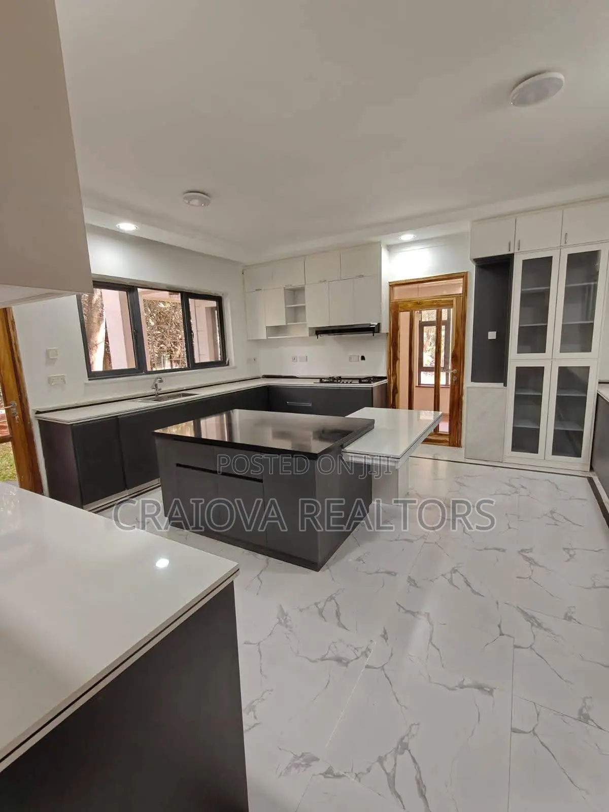 9bdrm Villa in Karen C for sale