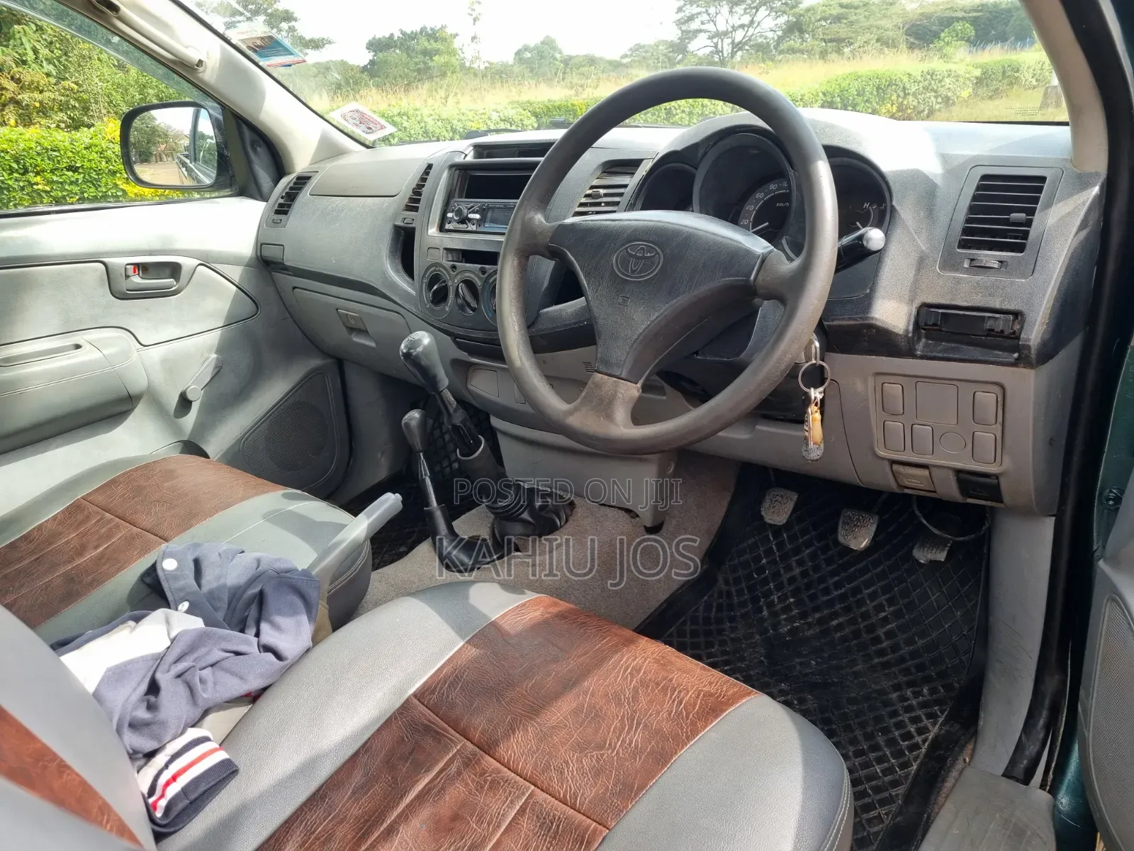 Toyota Hilux 2010 Gray