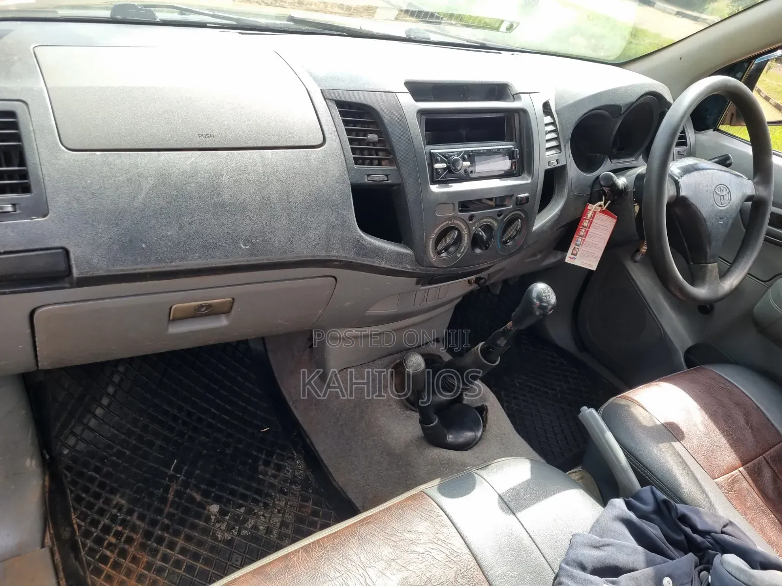 Toyota Hilux 2010 Gray