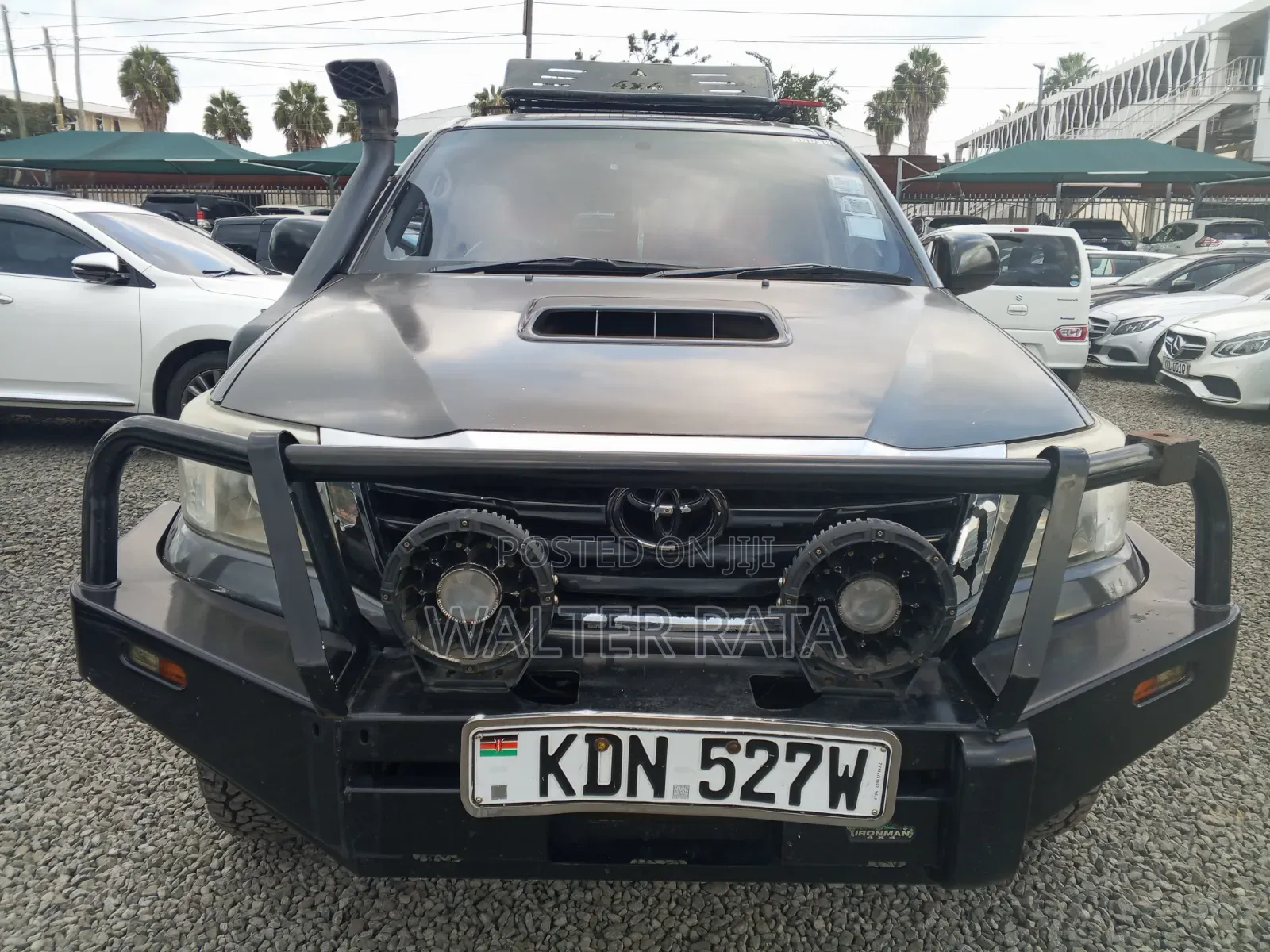 Toyota Hilux 2015 Gray
