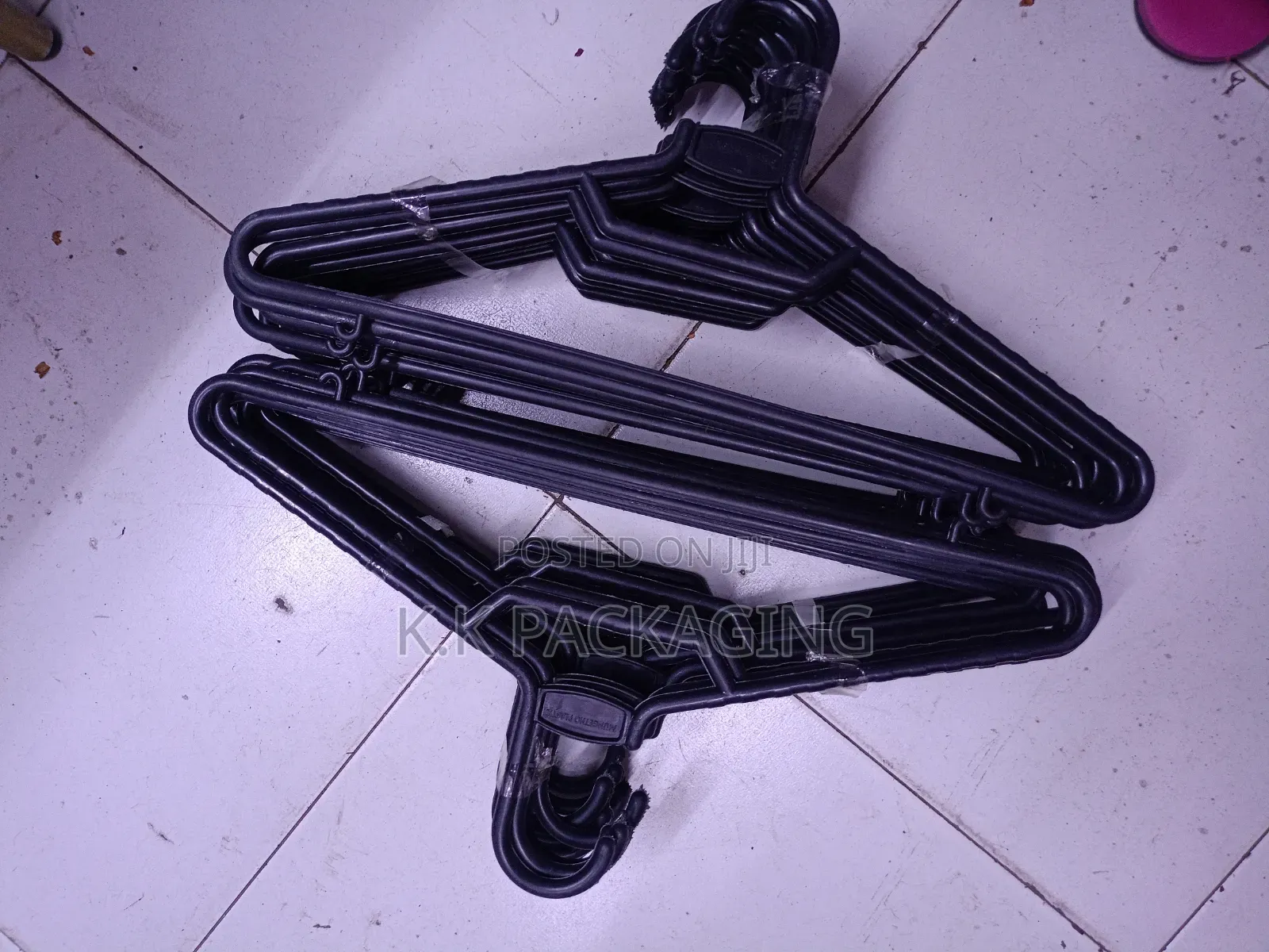 120pcs Durable Black Hangers