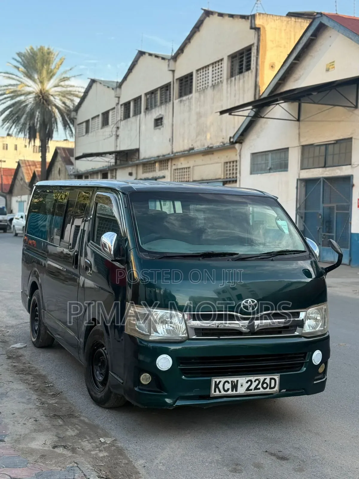 Toyota HiAce 2012 Green