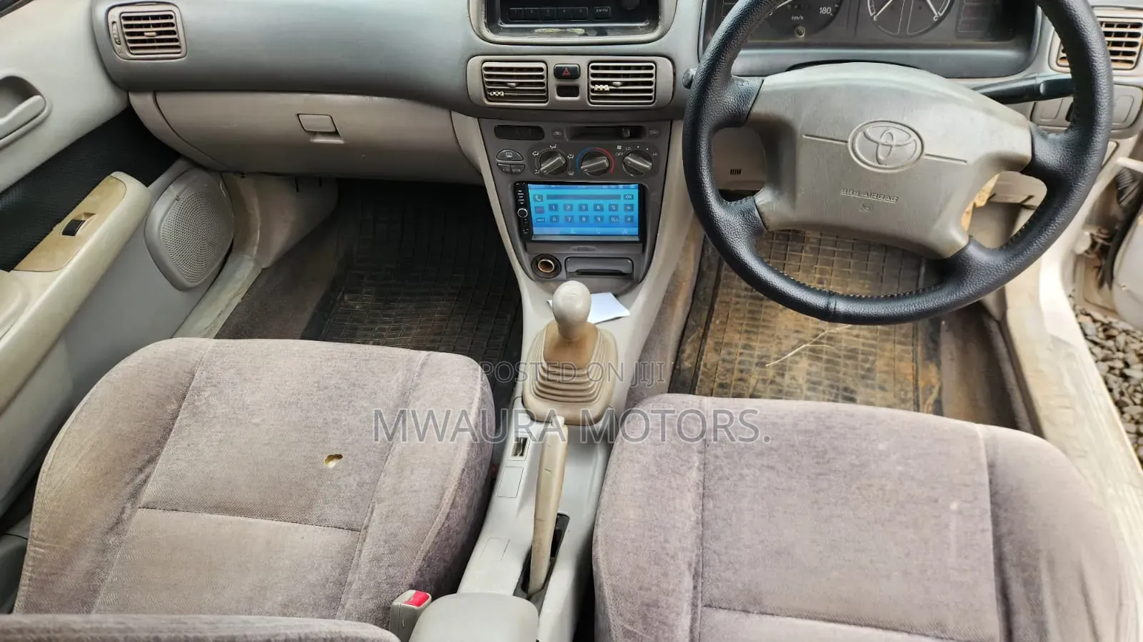 Toyota Corolla 1999 White