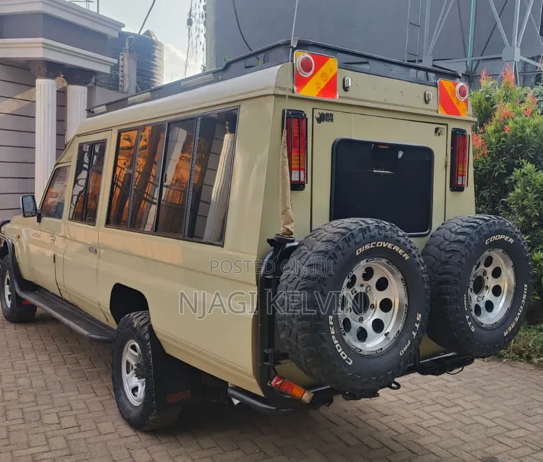 Toyota Land Cruiser 2017 Gray