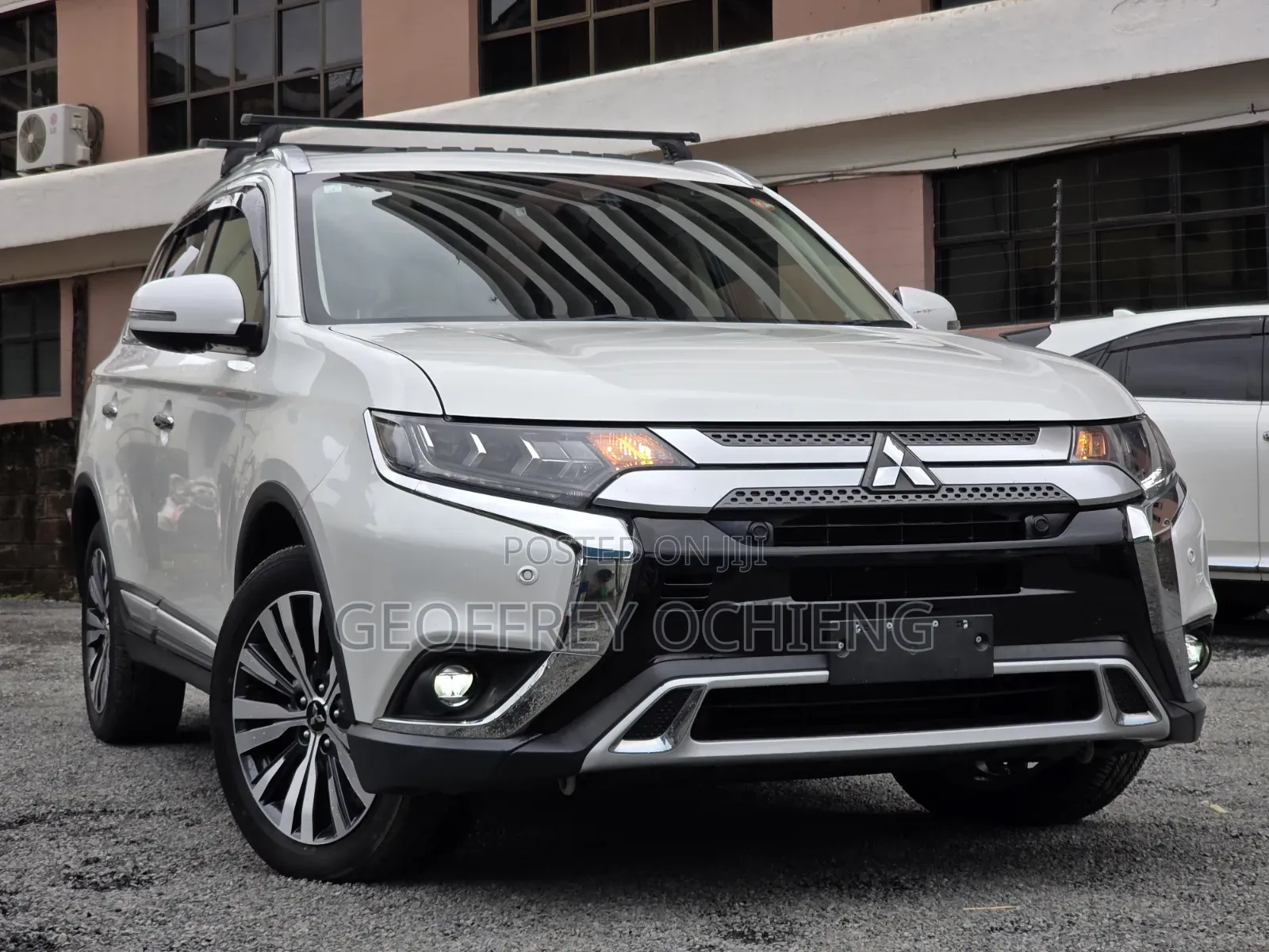Mitsubishi Outlander 2019 White