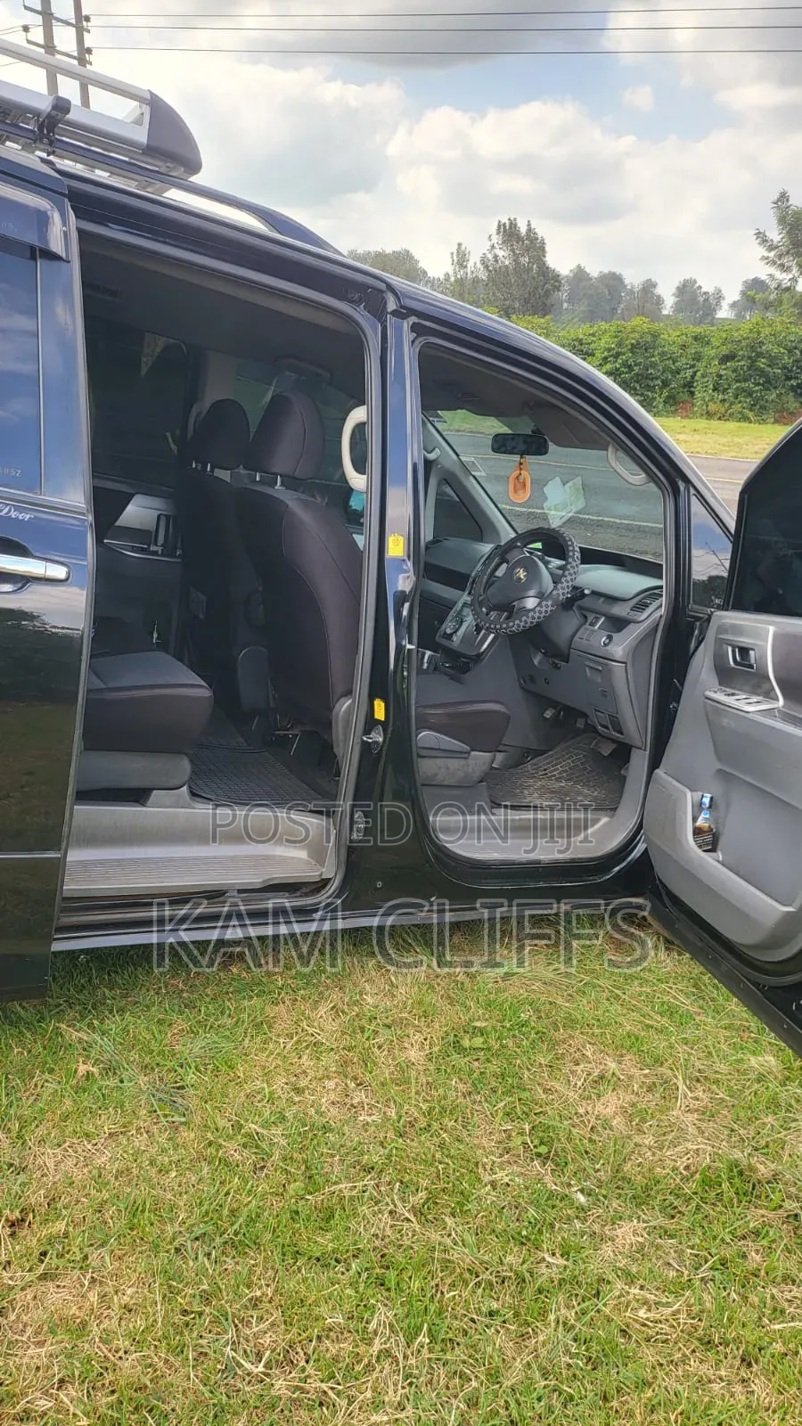 Toyota Voxy 2011 Black